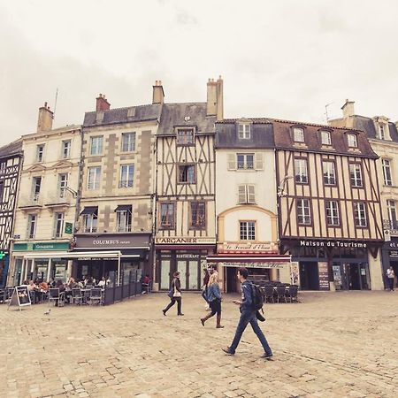 La Maison De La Liberte Studio Jules Verne Lejlighed Poitiers Eksteriør billede