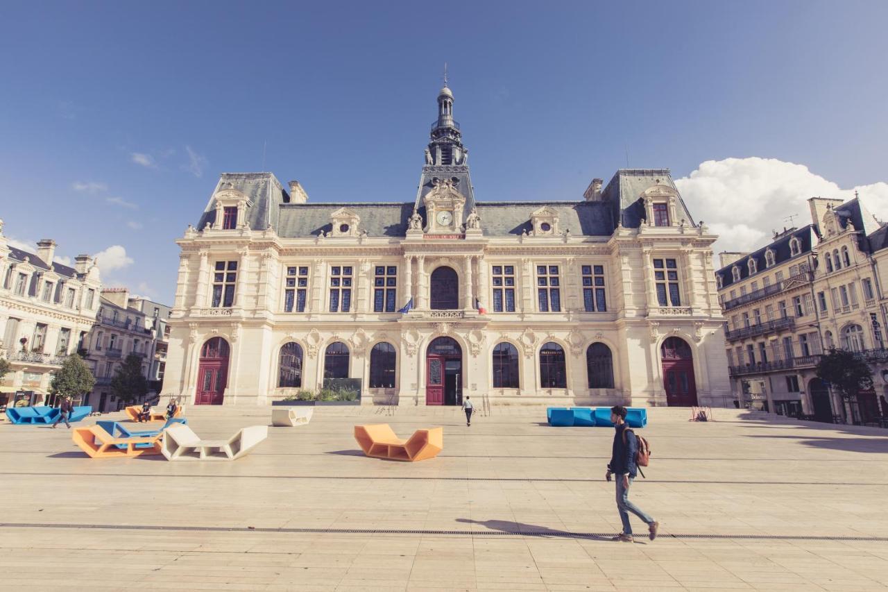 La Maison De La Liberte Studio Jules Verne Lejlighed Poitiers Eksteriør billede